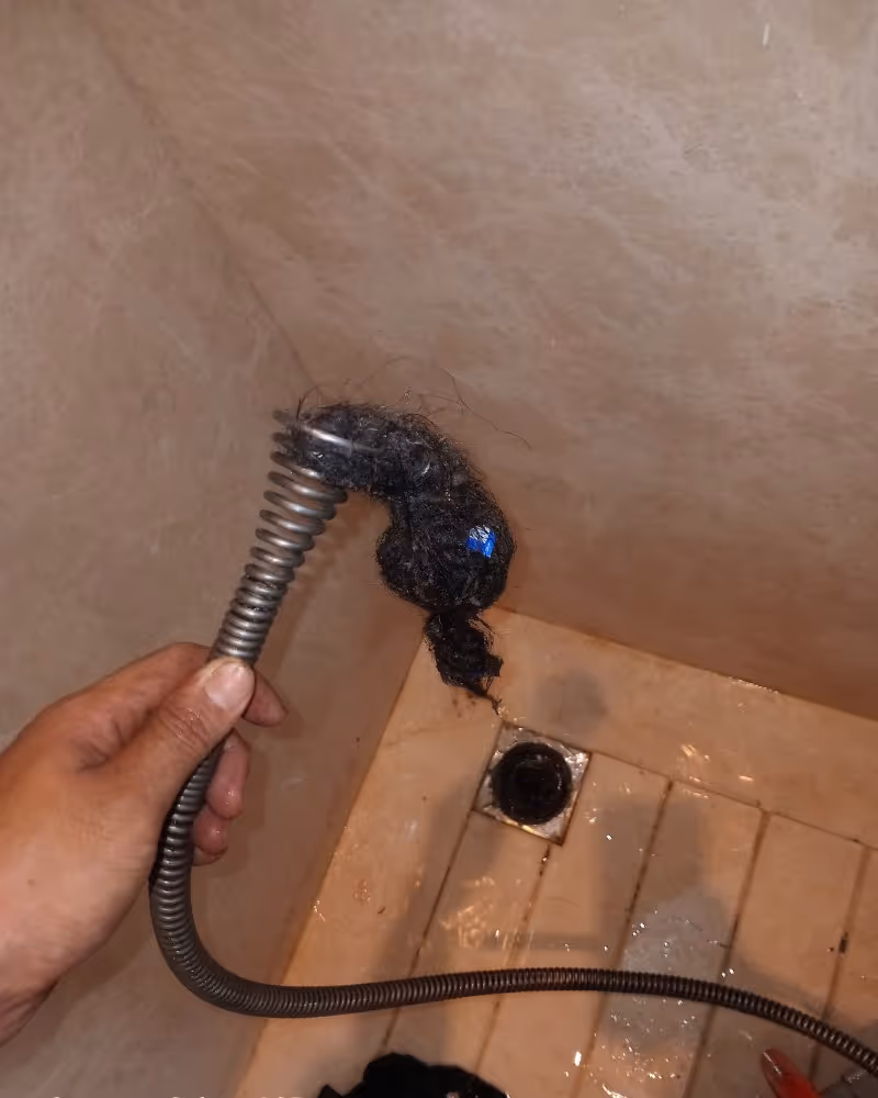 Kondisi saluran setelah ditangani Ecofix - Air menggenang di kamar mandi karena floor drain tersumbat gumpalan rambut